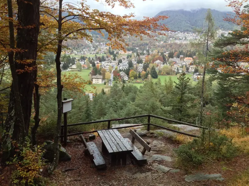 The viewpoint on the Sentiero delle Bore above Santa Maria Maggiore